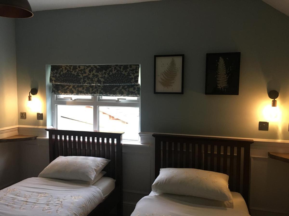 Twin Oaks Guest House 卡德纳姆 外观 照片