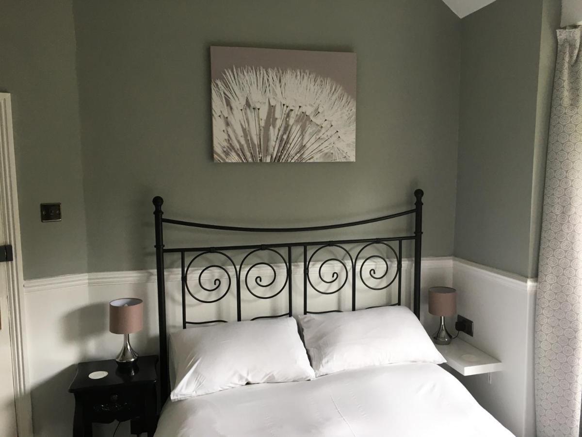Twin Oaks Guest House 卡德纳姆 外观 照片