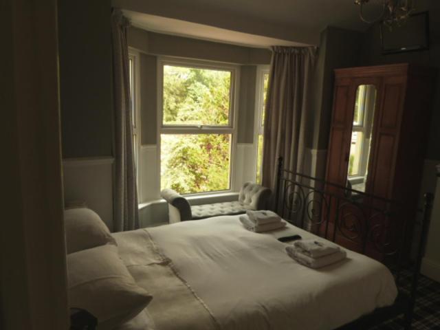 Twin Oaks Guest House 卡德纳姆 外观 照片