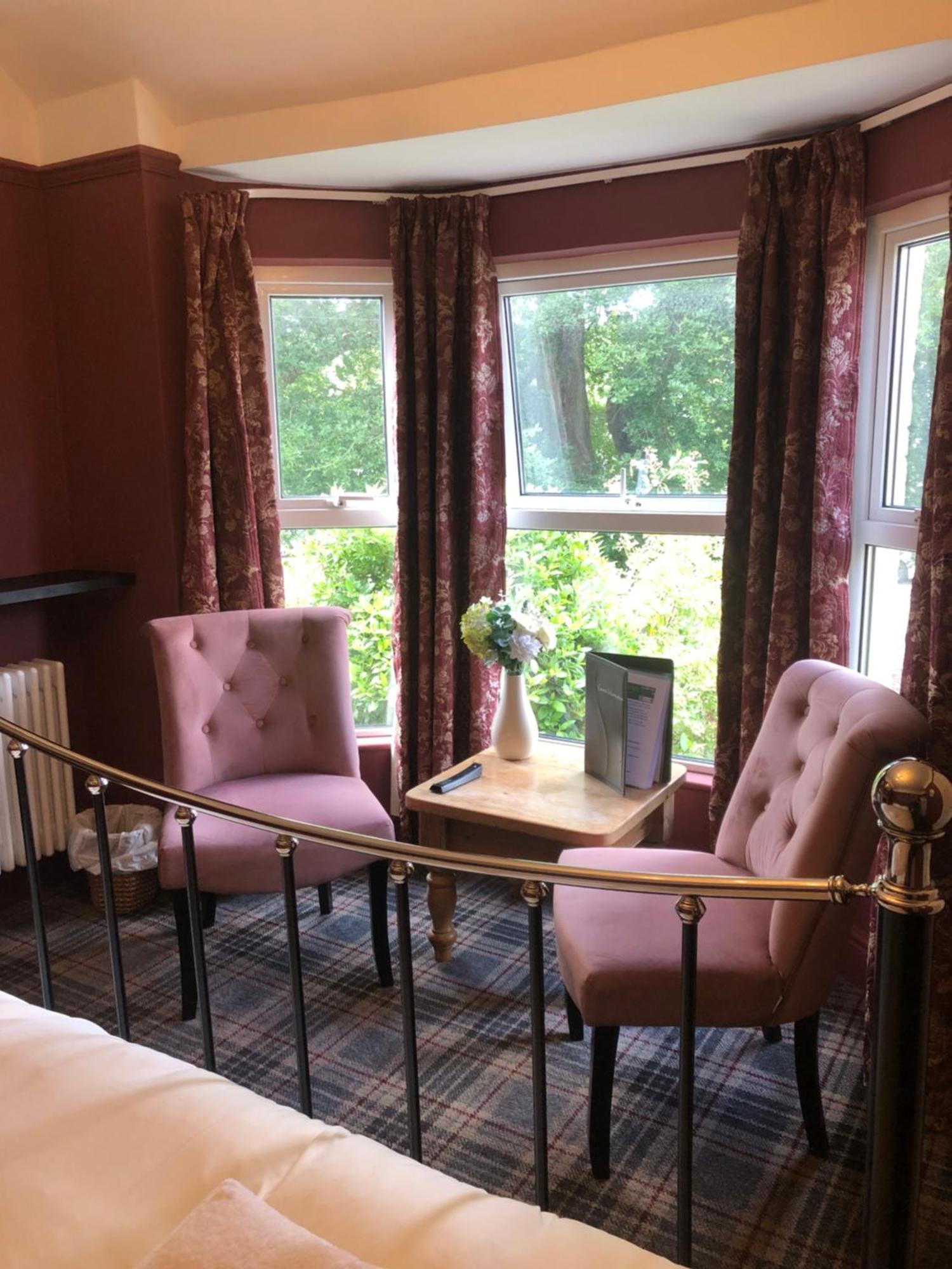 Twin Oaks Guest House 卡德纳姆 外观 照片