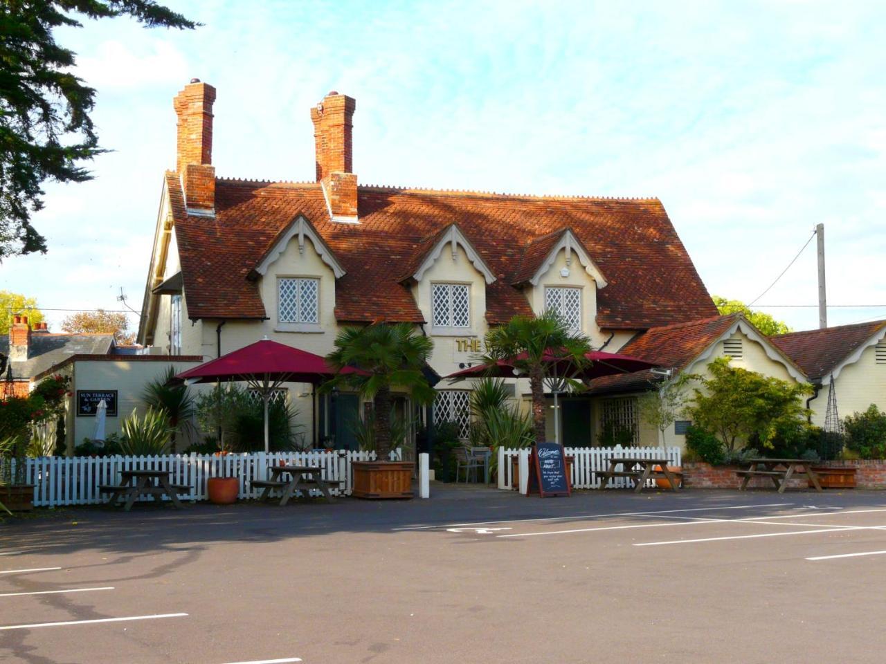 Twin Oaks Guest House 卡德纳姆 外观 照片